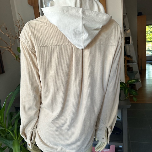 Soft Corduroy Shirt Jacket with Hood by LB Collection ~ Small - Picture 4 of 7